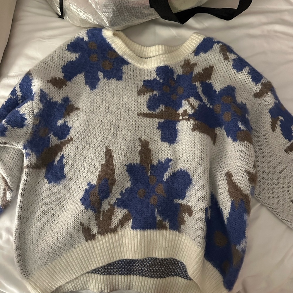 FRNCH PARIS SWEATER